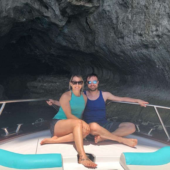 Meet your Posher, Hillary - Picture 1 of 1